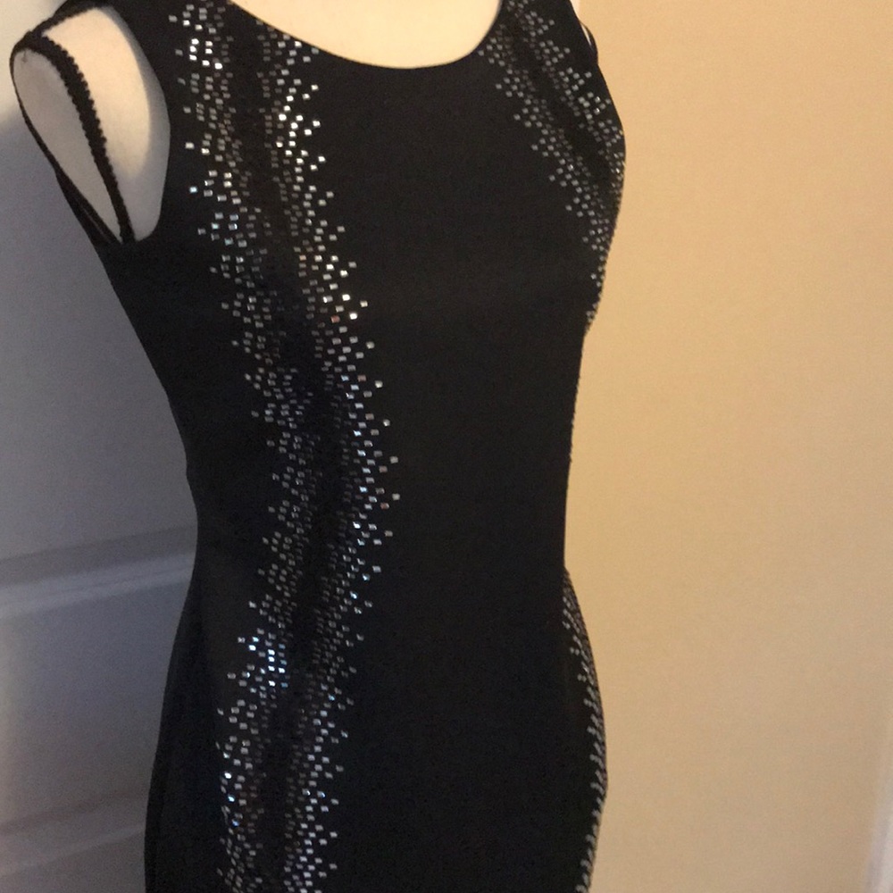 Dress - Picture 4 of 7